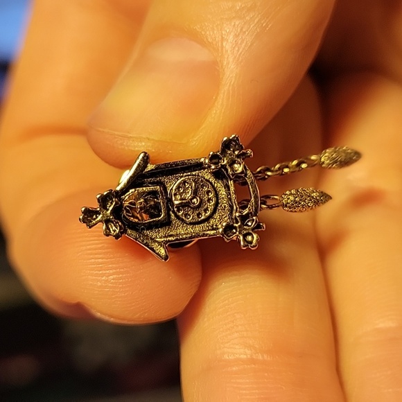 Avon Jewelry - Vintage Avon Cute Cuckoo Pin